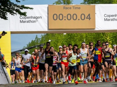 Runners at start line